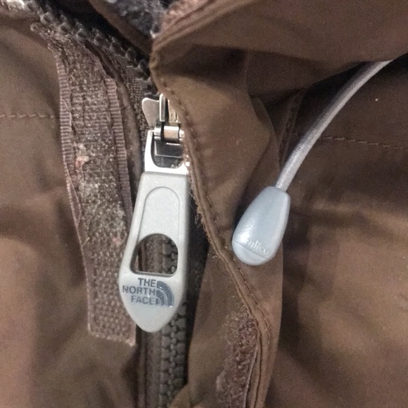 Women’s North Face coat - Picture 4 of 10